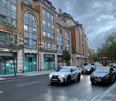 Maida Vale Apartment | 1 Bedroom Apartment with security 24 hours and concierge