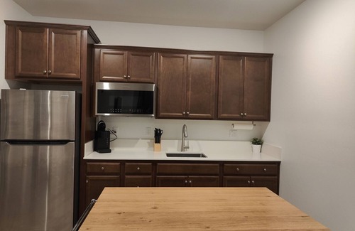 Greenacres Apartment | 1 bedroom Apt in Bakersfield with easy access to hwy 99 & I5