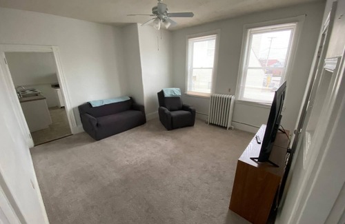 Revere Apartment | 1-bedroom apt. in Revere with WiFi and AC. 10 min walk to beach and T-stop.