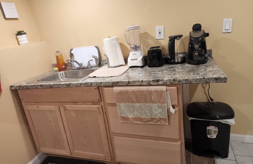 Weequahic Apartment | 1-bedroom Apt in the heart of Newark,just minutes from NYC&Newark Airport