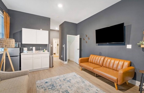 Union Church Apartment | 1 bedroom at Oak + Fountain #20