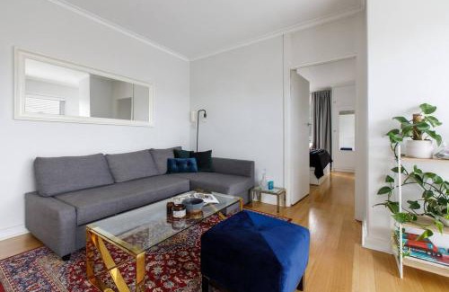 St. Kilda East Apartment | 1 bedroom Boutique in St Kilda East with secure parking