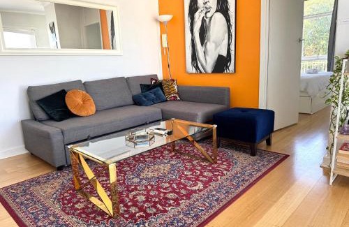 St. Kilda East Apartment | 1 bedroom Boutique in St Kilda East with secure parking