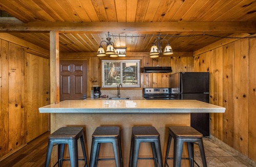 Bass Lake Cabin | 1 Bedroom Cabin at Bass Lake near Yosemite