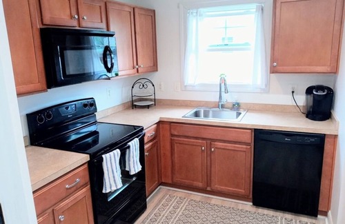 Rio Apartment | 1 Bedroom Carriage House Apartment, 15 minutes to Downtown Charlottesville!