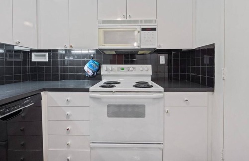 Palm Beach Condo | 1 Bedroom Condo 435107 by Houzlet