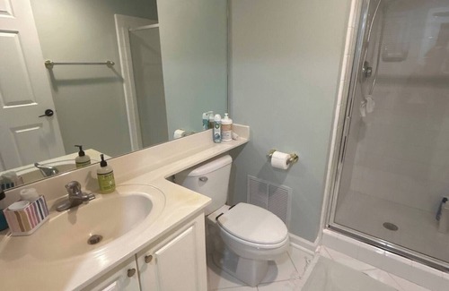 Tuxedo Park Condo | 1 bedroom condo in Buckhead - Extras: Access to a pool + fitness area