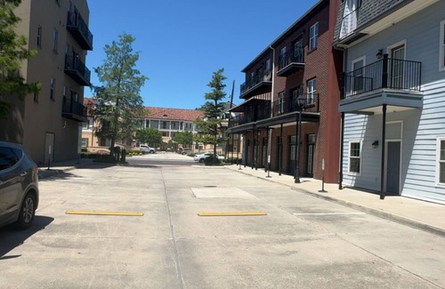 Highlands - Perkins Condo | 1-bedroom condo in Baton Rouge with WiFi, AC. Just steps from all things LSU