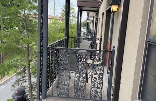 Highlands - Perkins Condo | 1-bedroom condo in Baton Rouge with WiFi, AC. Just steps from all things LSU