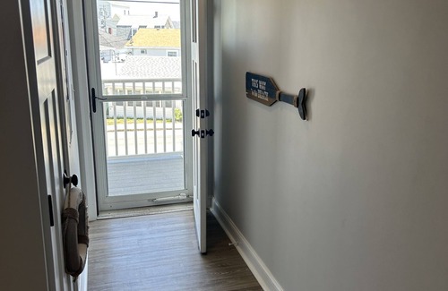 Hampton Condo | 1-Bedroom Condo Just 1 Block from the Beach and Steps from the Hampton Strip