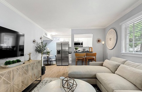 Virginia Highland Condo | 1 Bedroom Condo Near Ponce City Market