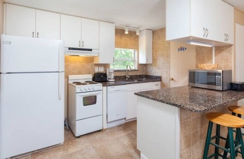 Fort Myers Beach Villa | 1 Bedroom Cottage - Gulf Beach Access - Pet Friendly