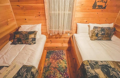 Long Lake Cottage | 1 Bedroom Cottage, sleeps 3