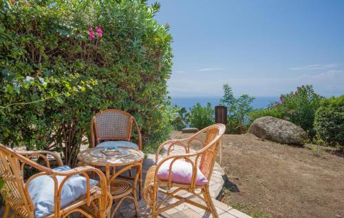 Coccorino House | 1 Bedroom Cozy Home In Joppolo