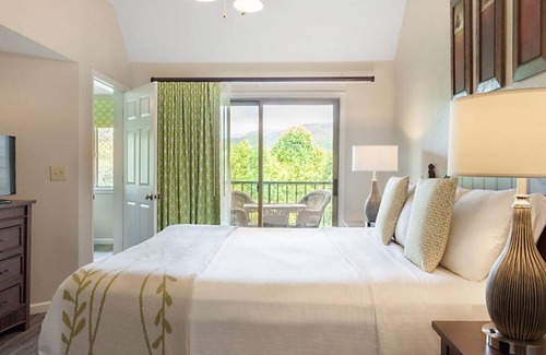 Gatlinburg Resort | 1 Bedroom Deluxe Villa at MountainLoft