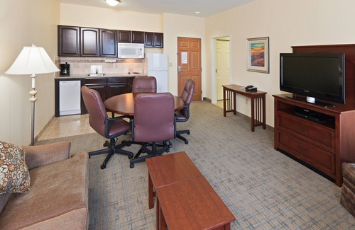 Central Oklahoma City Condo | 1 Bedroom | Free Breakfast, Heated Pool