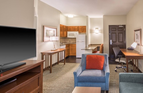 Independence Condo | 1 Bedroom | Free Breakfast. Outdoor Pool & Hot Tub