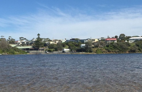 Lake Tyers Beach House | 1 Bedroom Fully Self Contained Downstairs Unit