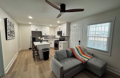 East Side Apartment | 1-bedroom full kitchen in East ATL Village walk to Kroger and bus