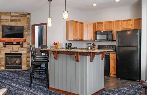 Lake Delton Condo | 1 bedroom glacier canyon Wyndham