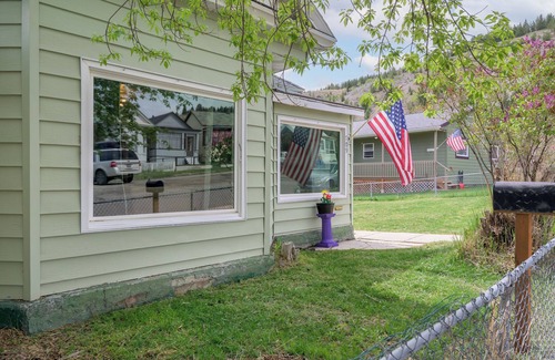Anaconda House | 1 Bedroom Goosetown Getaway w/Twinkle Lights & Wifi