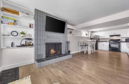 Central Okanagan House | 1 Bedroom Ground Level Suite on the Wine Trail (Close to everything!)