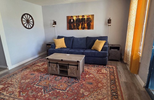 Tombstone House | 1-bedroom house with WiFi/AC, walk to Allen Street in the Historic District