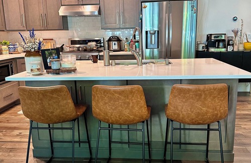 Martha Lake House | 1 bedroom in a Charming townhome in North Seattle Lynnwood area, close to I-5
