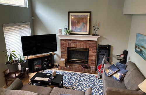 Westridge House | 1 Bedroom in a Roomate Shared home in delightful Highlands Ranch with WiFi, AC