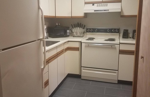 Bangor Apartment | 1 bedroom in the Heart of Bangor! Safe, clean, secure, private entrance.