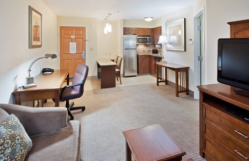 Reno/Tahoe Airport Condo | 1 Bedroom | Indoor pool + Hot Tub, Free Breakfast