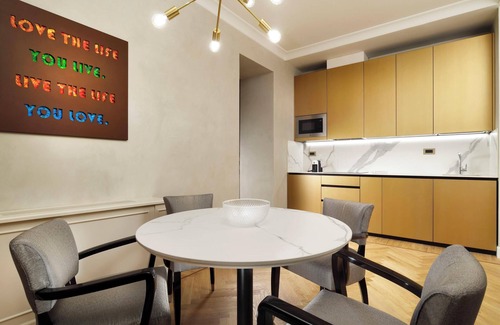 Duomo Apartment | 1-Bedroom Luxury Apartment 'Michelangelo' at Palazzo Portinari Salviati