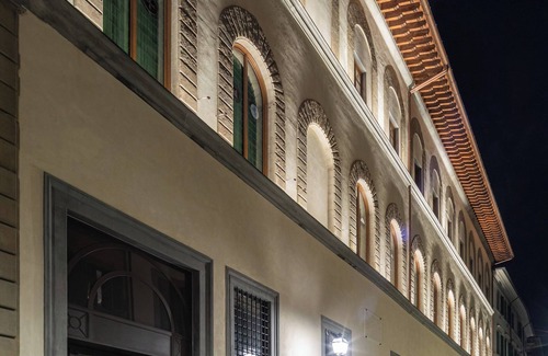 Duomo Apartment | 1-Bedroom Luxury Apartment 'Michelangelo' at Palazzo Portinari Salviati