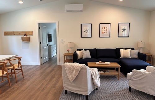 Gig Harbor Cottage | 1 bedroom newly built cottage near the sound