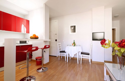 Santa Cruz Apartment | 1-bedroom, private terrace, Santa Cruz quarter