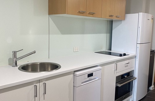 Pelican Waters Apartment | 1 bedroom Resort Apartment 5 minutes from Golden Beach