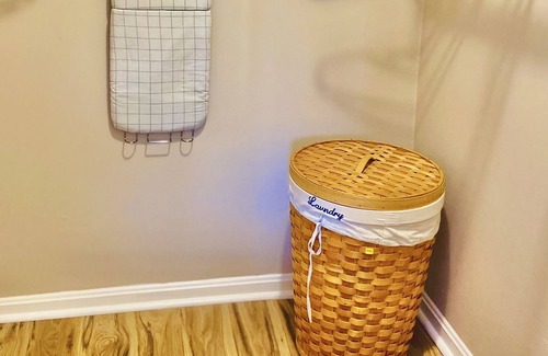 Alexandria West Condo | 1 bedroom retreat near National Harbor/MGM/DC