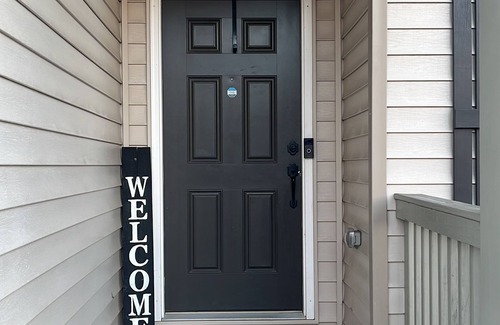 Southwestern House | 1-Bedroom Roommate Style 6-Months+ Rental in Atlanta Near to Airport & Downtown