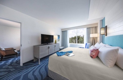 Florida Center Hotel | 1-Bedroom Suite at a 4⭐️ Hotel