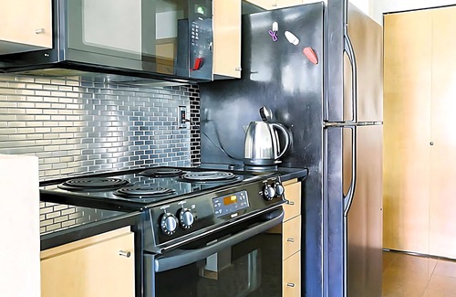 Yesler Terrace Condo | 1 Bedroom Suite near Downtown Seattle & Swedish
