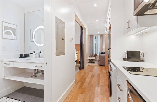 Cannonborough Elliotborough Apartment | 1 Bedroom Suite - One Block from King Street! Pet Friendly