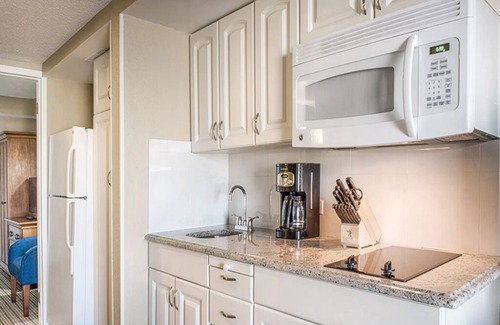 Newport Condo | 1 Bedroom Suite, Sleeps 4, w/Kitchenette at Inn at Long Wharf, Newport!