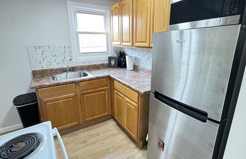 Newark Apartment | 1 Bedroom Urban Retreat with Patio & Gym!