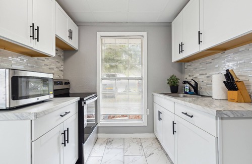 Taft House | 1-bedroom vacation home just 8 minutes from Florida Mall