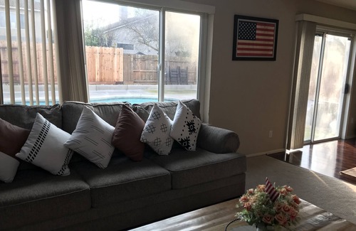 Stockton House | 1 Bedroom with Shared Bath. Quiet place for business professional or traveler