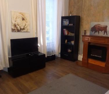 Haymarket Apartment | 1 Bedrooms Flat in Central Edinburgh Haymarket, Heart of Edinburgh Flat Sleeps 4
