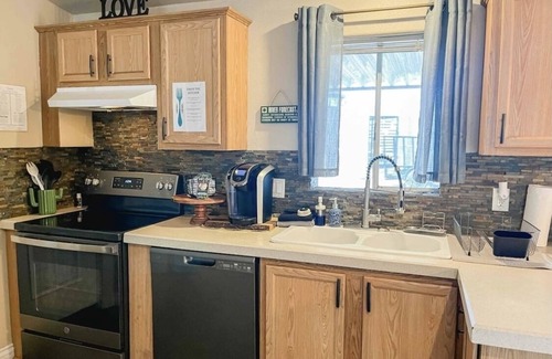Bullhead City House | 1 block from water! 4 bedrooms! Gatedparking@Paseo
