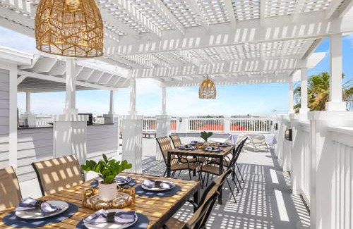 Isle of Palms House | 1 Block to Beach Newly Renovated 6BDR w Rooftop Views Sand Dune by AvantStay