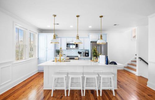 Isle of Palms House | 1 Block to Beach Newly Renovated 6BDR w Rooftop Views Sand Dune by AvantStay