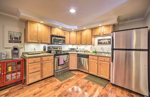 Hillcrest Condo | 1 Block to Downtown: Cozy Condo by Mirror Lake